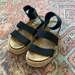 Steve Madden platform sandals